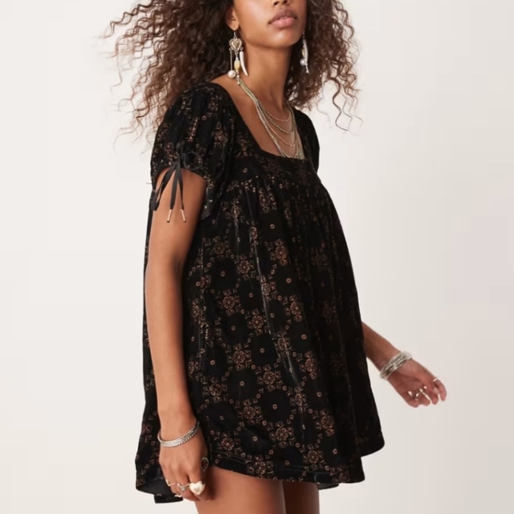 FREE PEOPLE SUMMER CAMP BLACK  VELVET FLORAL DRESS MEDIUM